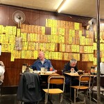 みゆき食堂 - おびただしい短冊メニュー...壮観です