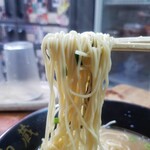 わ蔵 - わくラーメン　900円　麺　普通