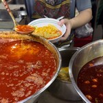 น้ำเงี้ยวข้าวซอยเจียงราย - チキンドラムスティックカオソーイ（ข้าวซอยน่องไก่）