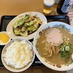 天下一品 - ホルモン野菜炒め定食