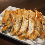 餃子そして焼味 巣王 - 焼餃子 ＆ 大葉餃子