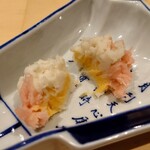 銀座 しのはら - 中に百合根で作った黄身餡