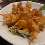 中国料理 晴華 - エビチリ。甘めのチリソースが口に美味しい。