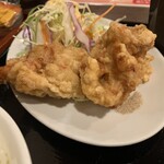 Chuugokuryouri Haruka - 鶏唐揚げ。一口で食べられないサイズでサクフワ。