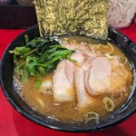 Ramen Sugitaya - チャーシュー麺。1,070円
                        美味いチャーシュー…
                        かたくはないが噛み切りにくい
                        もう少し薄切りのほうが良いかも？