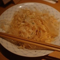 鶏料理 清水 - 鶏節たっぷりコールスローサラダ