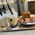 THE SANROKUGO STAND - 黒糖ミルク(タピオカ)、コーヒーゼリー、パン