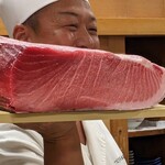 つばさ寿司本店 - 料理写真:当店は基本的に生の本マグロの腹上をご提供いたします。