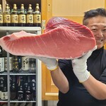 つばさ寿司本店 - 当店は基本的に生の本マグロの腹上をご提供いたします。