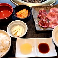 和牛焼肉 土古里 上野バンブーガーデン店 - サラダとスープは食べちゃった後