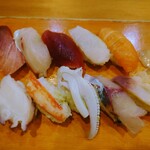 おたる栄六 - 令和6年1月
ランチタイム(11:30〜14:00)
握り10貫(小鉢、みそ汁付) 税込990円