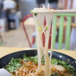 HANOI KANDA - ブンボーフエbún bò Huếの麺