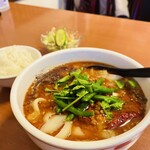 龍興刀削麺舗 - 