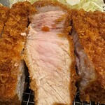 Tonkatsu Aoki No Kareya Ipp E Koppe - 特上ロースかつ(300g)断面