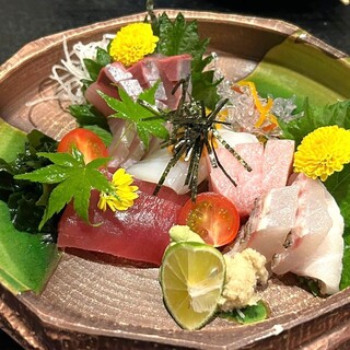 Cost-effective ◎ Sashimi using fresh fish