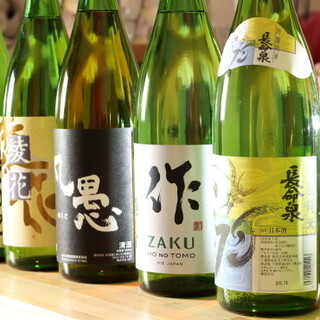 Enjoy local sake from all over the country! More than 30 types available at all times
