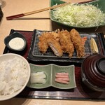 新宿さぼてん - カキとかつ盛合膳