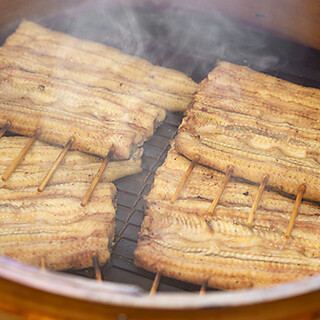 Yokoyama-san's eel, a brand of eel from Kagoshima prefecture, is also regularly stocked.