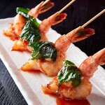 Fried shrimp and quail with perilla leaves