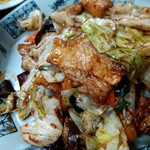 チャイナ DRAGON - 町中華定番メニューの回鍋肉　覚えてるのはキャベツに人参に木耳に豚バラ肉。旨すぎて無我夢中で一気に食べちゃいました‼️