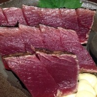 寅八商店 心斎橋店 - 鰹のタタキ