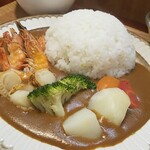 キッチン ブルー グローブ - 反対側から、ご飯はまん丸、大盛りです