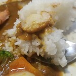 キッチン ブルー グローブ - ベビーホタテを乗せて