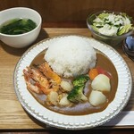 キッチン ブルー グローブ - ソフトシェルシュリンプとベビーホタテ　赤パプリカとココナッツミルクのカレー