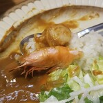 キッチン ブルー グローブ - ハーフシュリンプとホタテ