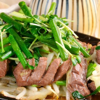 A teppan stamina dish that will give you energy! Eat all the hearty Meat Dishes