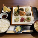Saryou Fukawa - 彩り総菜九種盛り膳