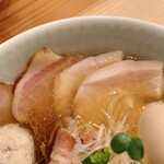 Shiosoba Jikuu - 特製塩そば　大山鶏チャーシューと煮豚肩ロース