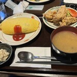 Hachi Bumme - オムライスと鶏もも肉の唐揚げセット❗️