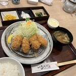 Tonkatsu Semmon Ten Sandaime Ichita Da Shin Yamaguchi Ten - カキフライ定食