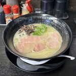 とんこつラーメン たでや - 料理写真: