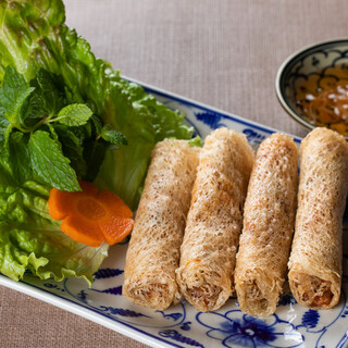 Be sure to try the signature menu [AmiAmi fried spring rolls]! !