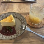 カフェコルテ - チーズケーキとゆず茶