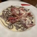 イタリア料理 カルボナイオ - ゴルゴンゾーラクリームパスタ生ハムのせ