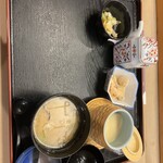 玄海寿司 - まずはバラチラシ以外の配膳