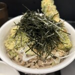 なぜ蕎麦にラー油を入れるのか。 五反田店 - 