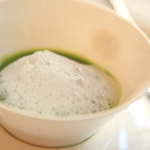 連理 - タルマ春菊のスープにハマグリを添えて カプチーノ仕立て