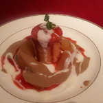 リバージュ イソヤマ - 【デザート】ガトー・アムール （ピンク色のイチジクソース）