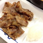 松屋 - チゲカルビ焼セット（６８０円）の焼きカルビ２０１３年１２月
