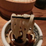 たらいうどん椛や - 釜揚げうどんは温かくて、もちもち。冷たいうどんより食感は柔らかくなるけど、際立った風味を味わえます（＾＾）