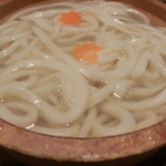 たらいうどん椛や - 「釜揚げうどん」大盛り。人参で作った椛がアクセント。　香りが良いなぁ～
