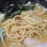 町田商店 - 麺のアップ