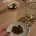 呑食ウイスケ - ◯チャージ¥500
…チャームは奈良漬。日本酒だけでなく、ウィスキーにも合うなんて！(*´Д｀*)