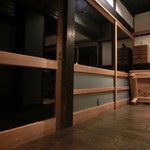 たらいうどん椛や - 年季が入った店内。この古さが格別なんですよ!!!