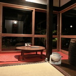 たらいうどん椛や - 静かな空気が流れる店内。とても魅力的です!!!