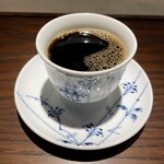 Omotesandou Resutoran Ixen - 最後のドリンクは、ほうじ茶、コーヒー、テキーラから選びます。半数のゲストは"テキーラ"チョイス